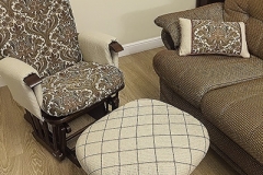 Декоративная подушка на диван и чехол на кресло