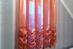 Иммитация подъемной шторы в ванной