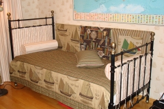 Комплексное оформление подростковой комнаты, мягкие чехлы, стеганное покрывало и подушки